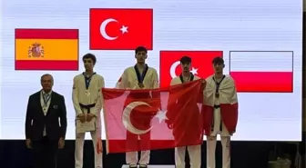 Emir Perçin bronz madalyanın sahibi oldu