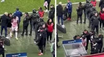 Görüntü Süper Lig'den! Maç bittiği gibi gözyaşları içinde soyunma odasına gitti