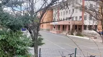 Lisede mide bulandıran olay! Kız öğrencilerine cinsel organının fotoğrafını gönderdi