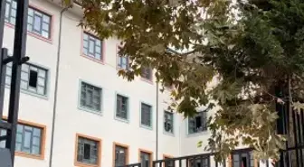 Lisede 3. kattan düşen öğrenci ağır yaralı