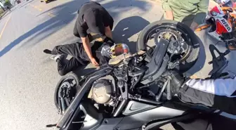 Motosiklet sürücüsü kaskı sayesinde yara almadan kurtuldu