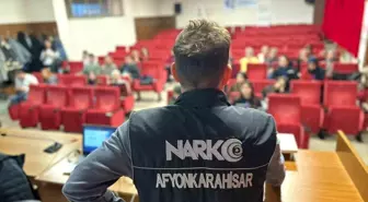 Polisten üniversite öğrencilerine uyuşturucu ile mücadele eğitimi