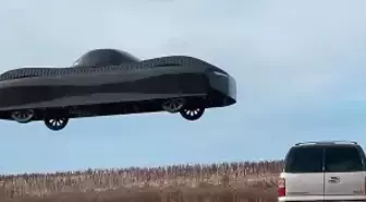 Trafik derdine son! Uçan elektrikli otomobil gelecek yıl yollarda