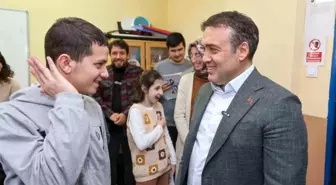 Vali Sözer'den özel öğrencilere destek