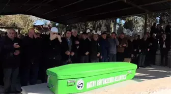 Akdeniz'e açılıp, cansız bedeni Kıbrıs'ta bulunan balıkçı, memleketinde son yolculuğuna uğurlandı