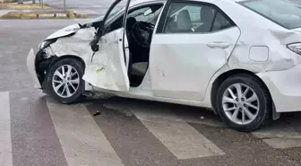 Aksaray'da tır ile otomobil çarpıştı: 4'ü hakem 5 yaralı