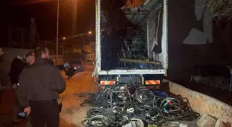 Bisiklet yüklü kamyonda çıkan yangının sebebi araştırılıyor