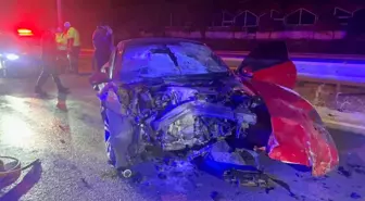 Çorum'da otomobil tıra çarptı: 1 ölü