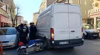 Motosikletten düşen kurye yaralandı