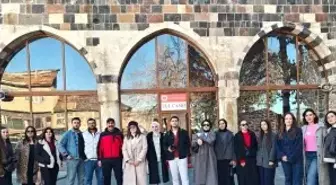 Muş'ta fotoğrafçılık kursiyerleri tarihi ve kültürel mekânlarını fotoğrafladı