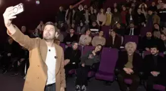 Ozan Akbaba ve Yüksel Aksu'dan 'Bak Postacı Geliyor' izleyicilerine film arasında sürpriz