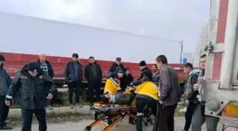 Tırın bir başka tıra arakadan çarptığı kazada faciadan dönüldü