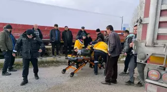 Tırın bir başka tıra arakadan çarptığı kazada faciadan dönüldü