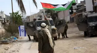 Albüm: Batı Şeria'daki Filistinliler, Nur Şems Mülteci Kampı'na Girişlerin Kapatılmasını Protesto Etti