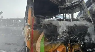 Albüm: Hindistan'da Zincirleme Trafik Kazası: 15 Ölü, 48 Yaralı