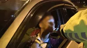 Alkollü çevirmeye girdi, ehliyeti gitmesin diye uzun süre dil döktü