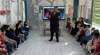 Anamur Cumhuriyet Başsavcısı Tanju Çatlı, anaokulu öğrencileriyle buluştu