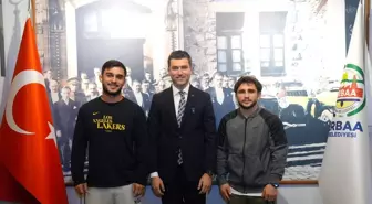 Erbaa Belediye Başkanı Karagöl milli güreşçileri ağırladı