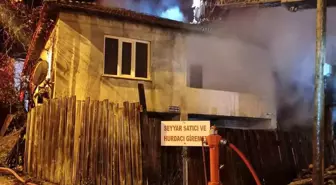 İnegöl'de samanlıkta başlayan yangın eve sıçradı