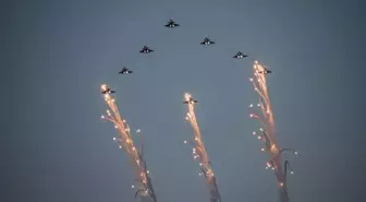 İskandinav ülkelerinin hava kuvvetlerinden 'Noel Ağacı' koreografisi