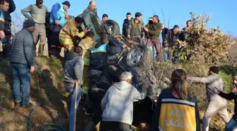 Manisa'da direğe çarpıp, şarampole devrilen otomobilin sürücüsü yaralandı