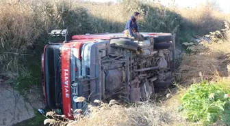 Manisa'da itfaiye aracının devrilmesi sonucu itfaiye eri yaralandı