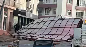 Mersin Mut'ta fırtına çatıyı uçurdu