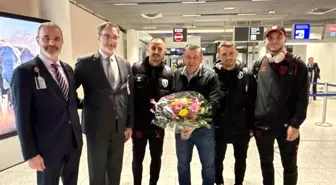 Samsunspor, Almanya'da çiçeklerle karşılandı