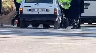 Şarkikaraağaç'ta elektrikli bisikletle otomobil çarpıştı, 2 kişi yaralandı