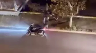 Avcılar'da motosiklet sürücüsü kaskıyla yayayı darbetti