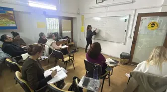 Bodrum'a farklı ülkelerden gelen yerleşik yabancılar Türkçe öğreniyor