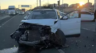 Elazığ'da minibüs ile cip çarpıştı: 2 yaralı