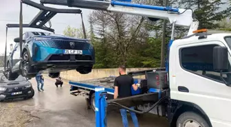 Elektrikli otomobilin yakınına yıldırım düştü, milyonluk araç 'hurda' oldu