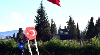 Emniyet ekipleri çocuklarla uçurtma festivalinde buluştu