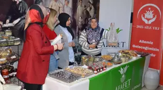 Erzurum'da Dünya Kooperatifçilik Günü'nde kadınlar, el sanatlarını ve yöresel yemekleri sergiledi