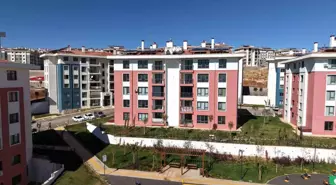 Evlerine geçen Adıyamanlı depremzedeler: 'Bakan Murat Kurum, her zaman yanımızda'