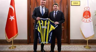 Fenerbahçe'den Bakan Yılmaz Tunç'a hediye edilen formayla ilgili açıklama