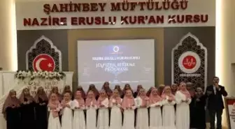 Gaziantep'te 16 öğrenci icazet merasiminde hafızlık belgelerini aldı