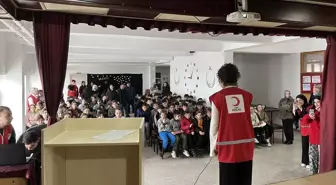 Havza'da Genç Kızılay gönüllüleri öğrencilerle buluştu