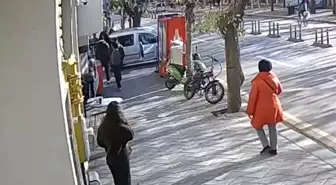 Kadınlar arasında çıkan kavga kameraya yansıdı