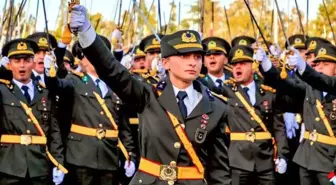Mahkeme, teğmenlerin kılıçlı yemin töreni için son sözü söyledi