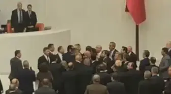 Meclis'te 'Atatürk' polemiği! AK Partili ve CHP'li vekiller birbirinin üzerine yürüdü