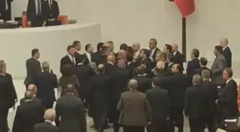 Meclis'te 'Atatürk' polemiği! AK Partili ve CHP'li vekiller birbirinin üzerine yürüdü