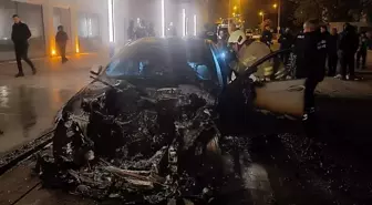 Nusaybin'de park halindeki otomobil yandı