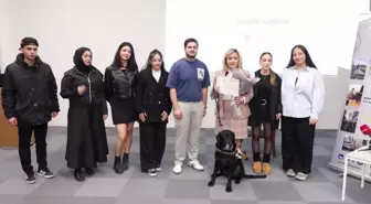 Rehber köpek Kara, üniversite öğrencileriyle bir araya geldi