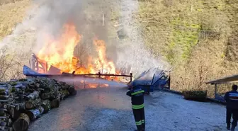 Salıpazarı'nda yangın çıkan ev kullanılamaz hale geldi