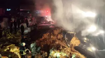 Samanlıkta çıkan yangın bitişikteki ağıla sıçramadan söndürüldü