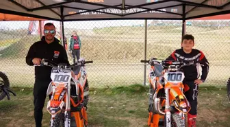 Şampiyon motosikletçi Berat Şenkalaycı babasının izinden gidiyor