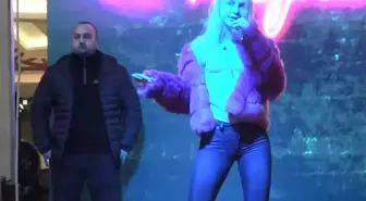 Su altındaki tarihi kaleye kanoyla yolculuk