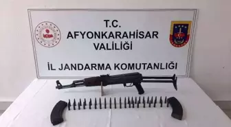 Şüphe üzerine durdurulan otomobilde Kalaşnikov ele geçirildi